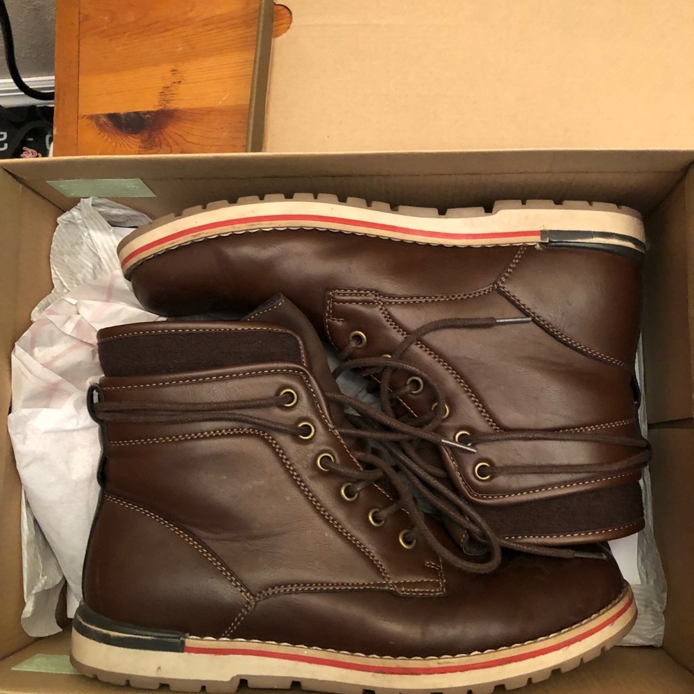 Hightop combat boots